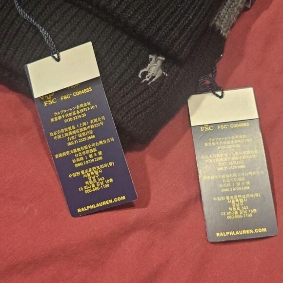 Polo Ralph Lauren Men's Black and Grey Scarf and Hat Set - Picture 3 of 6